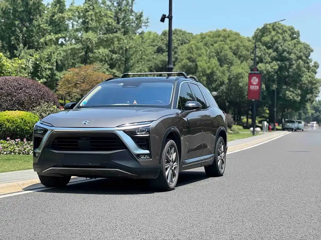 NIO ES8 2019