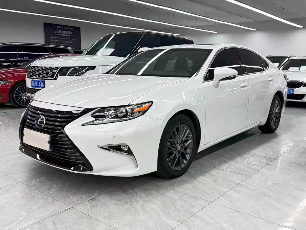 Lexus ES 2018