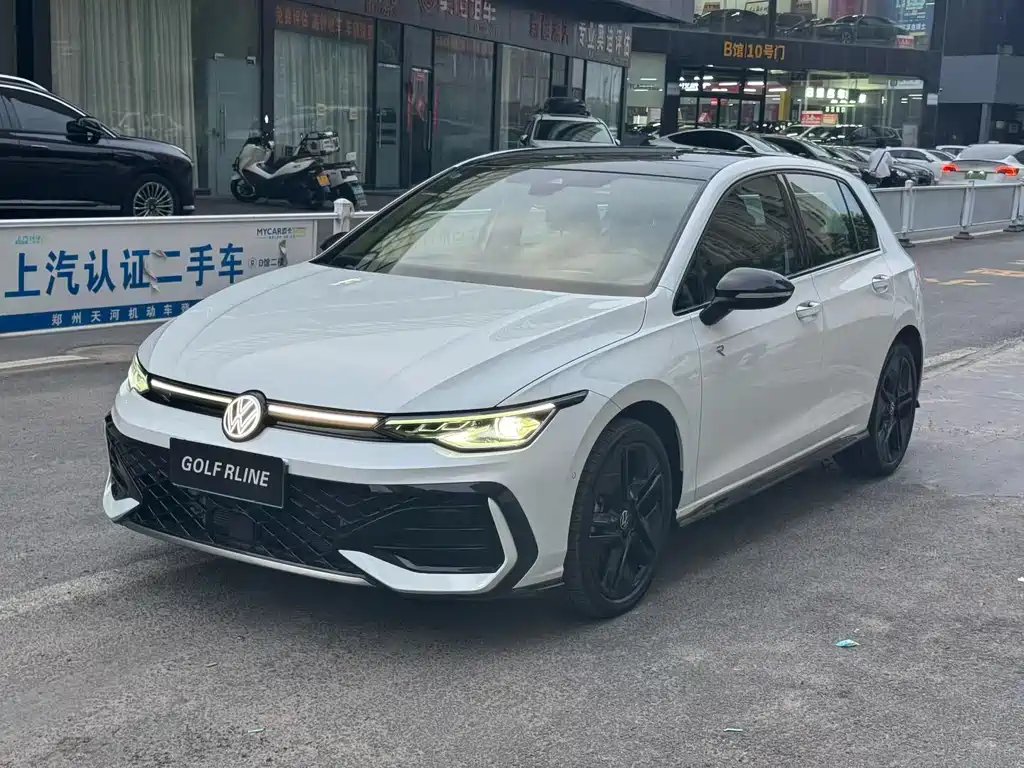 Volkswagen Golf 2025