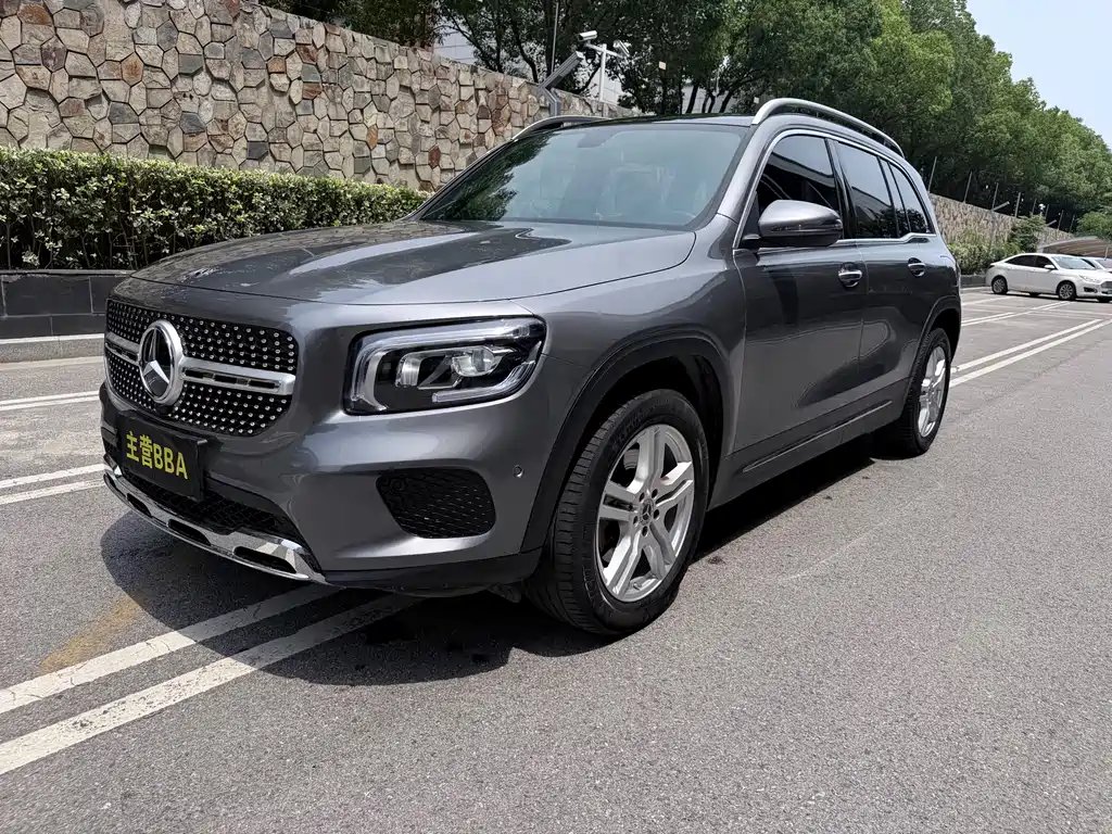 Mercedes-Benz GLB 2023