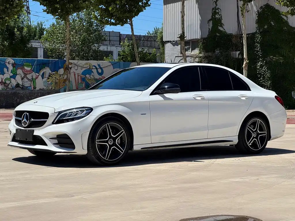 Mercedes-Benz C-Class 2021