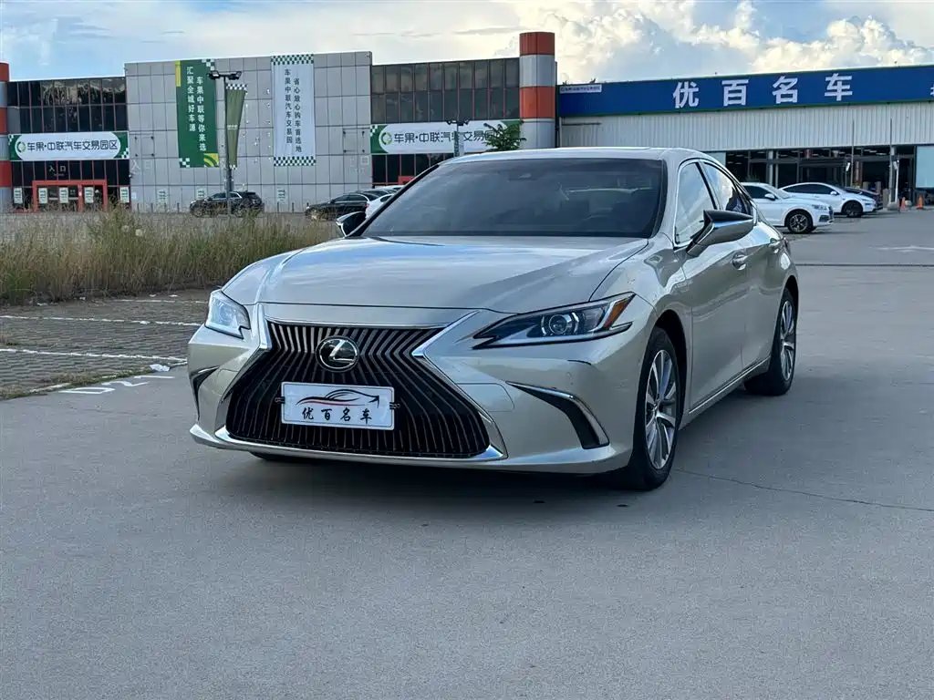 Lexus ES 2018