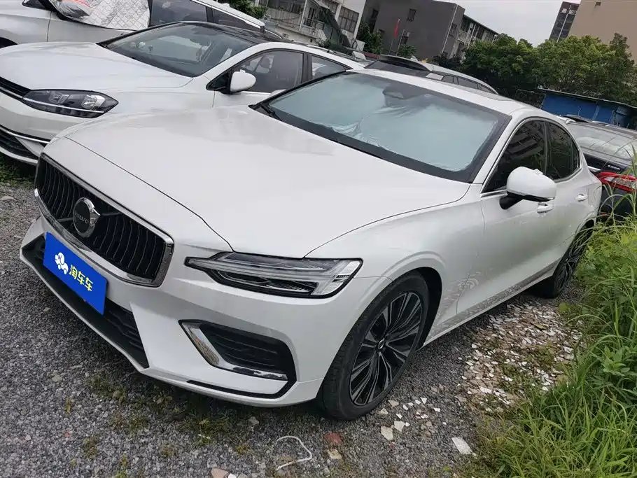 Volvo S60 2024