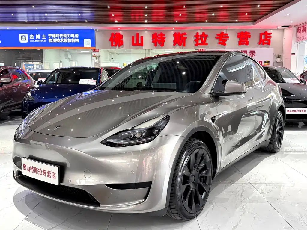 Tesla Model Y 2023