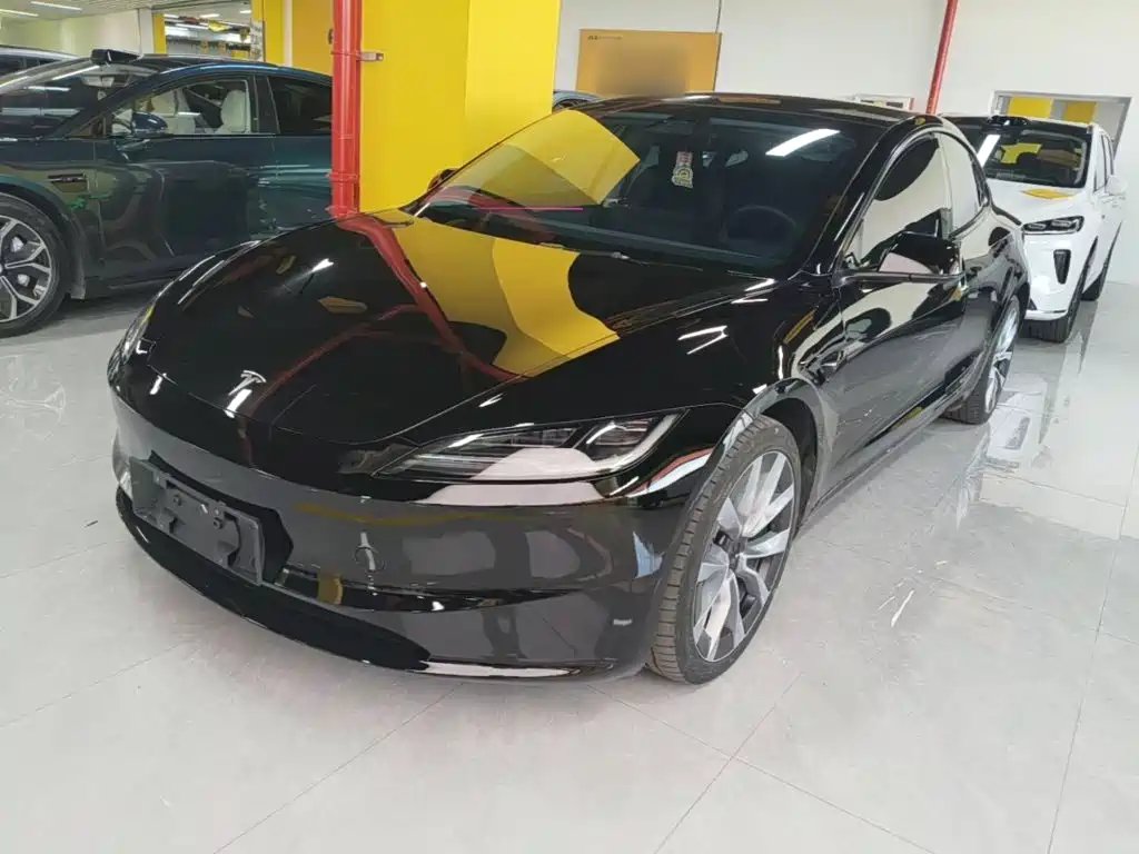 Tesla Model 3 2024
