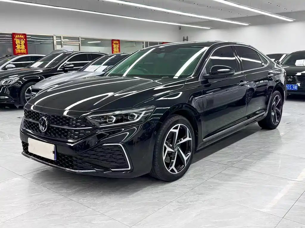 Volkswagen Passat 2023