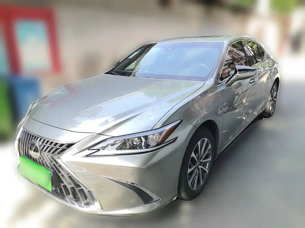 Lexus ES 2024