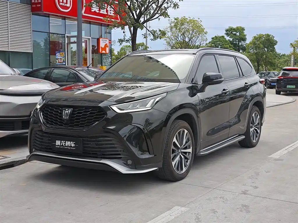 Toyota Crown Kluger 2025