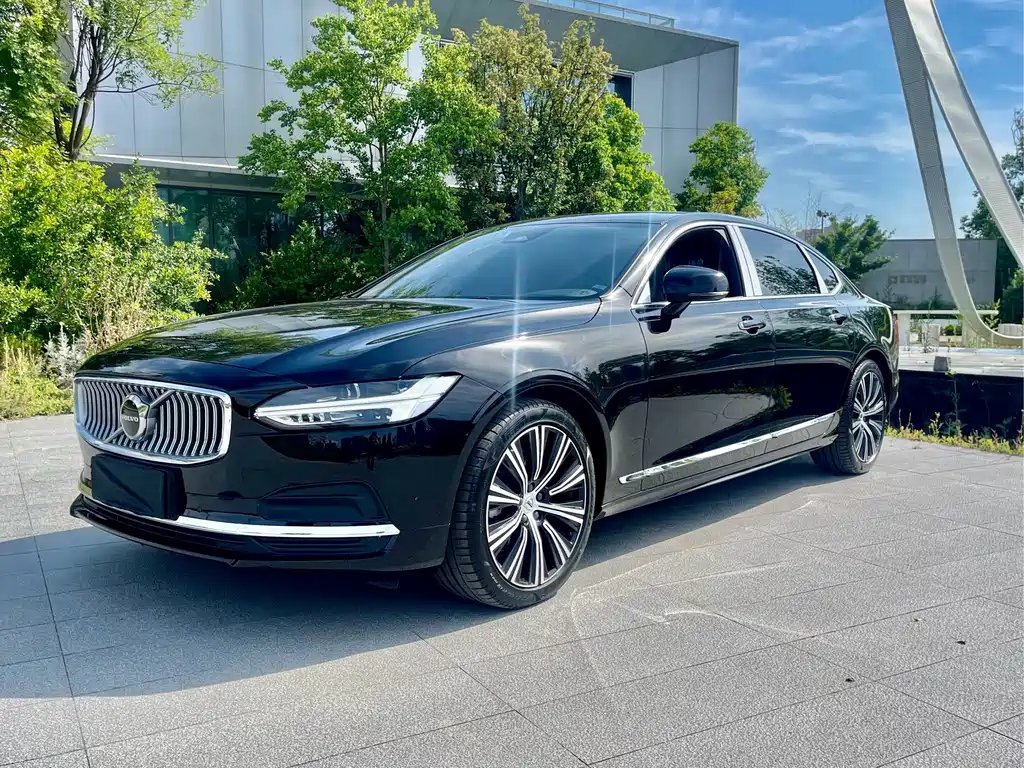 Volvo S90 2025
