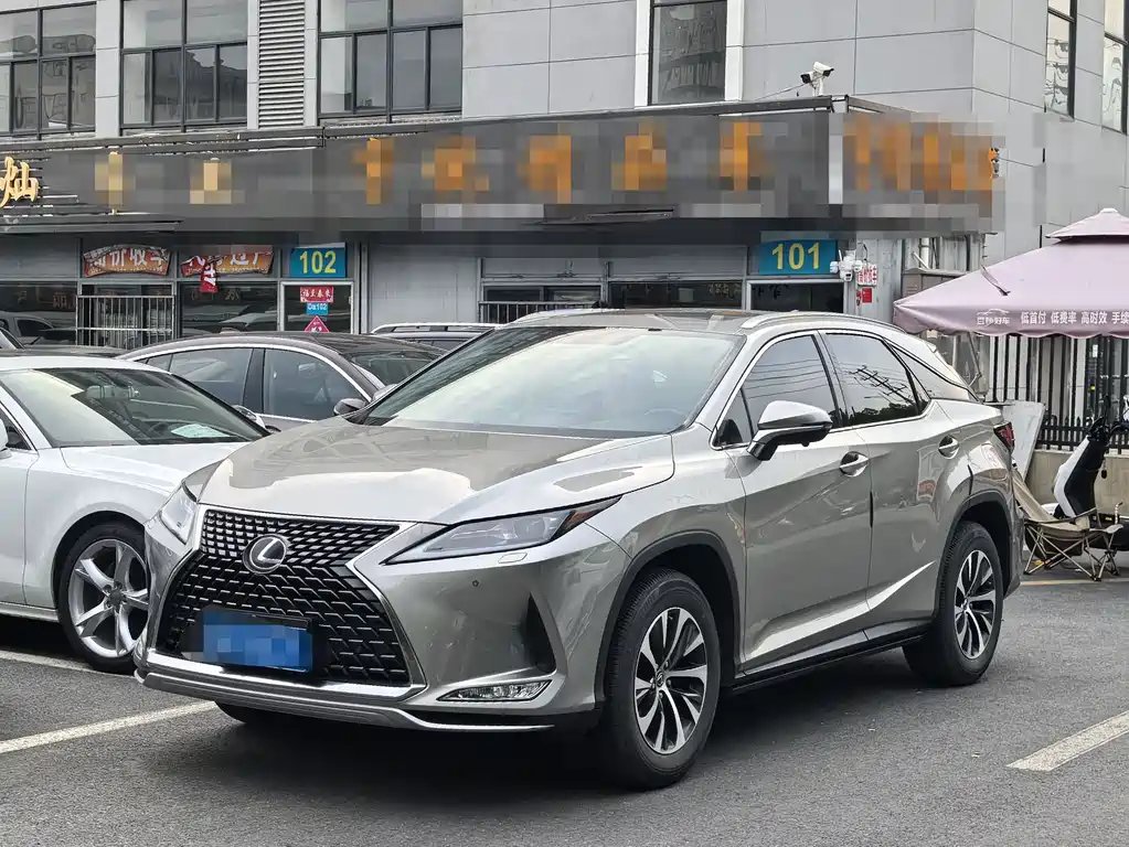 Lexus RX 2022