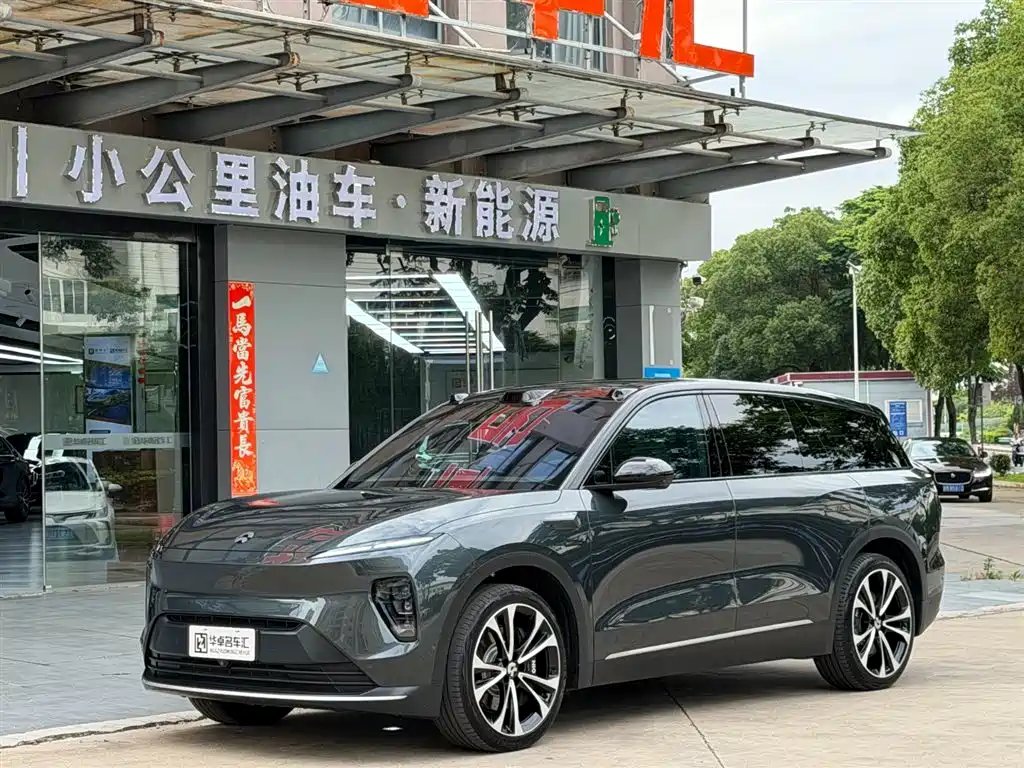 NIO ES8 2024