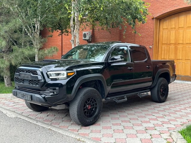 Toyota Tacoma III 2023