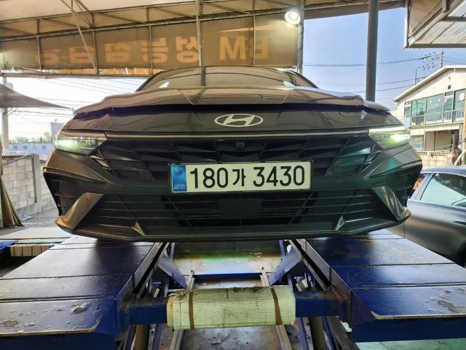 Hyundai AVANTE 2025