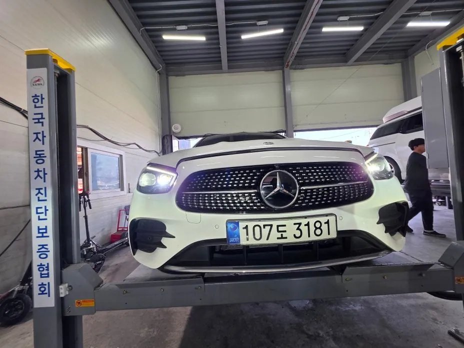 Mercedes-Benz E-Class 2022