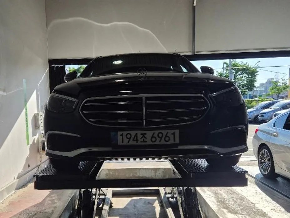 Mercedes-Benz E-Class 2021