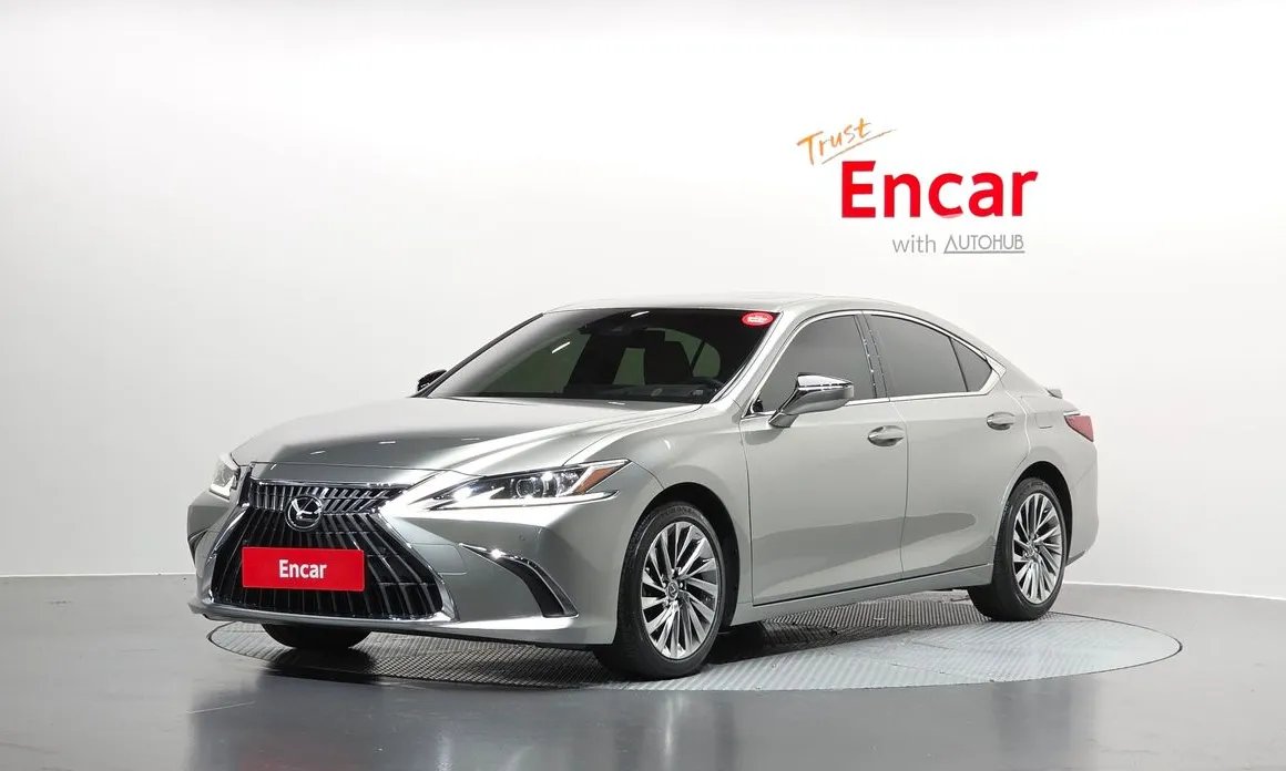 Lexus ES 2023