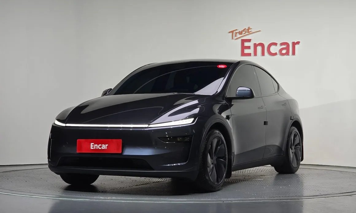 Tesla Model Y 2025