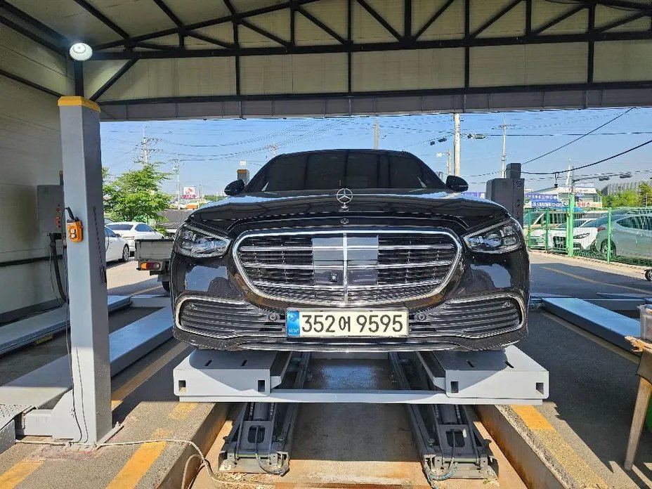 Mercedes-Benz S-Class 2021