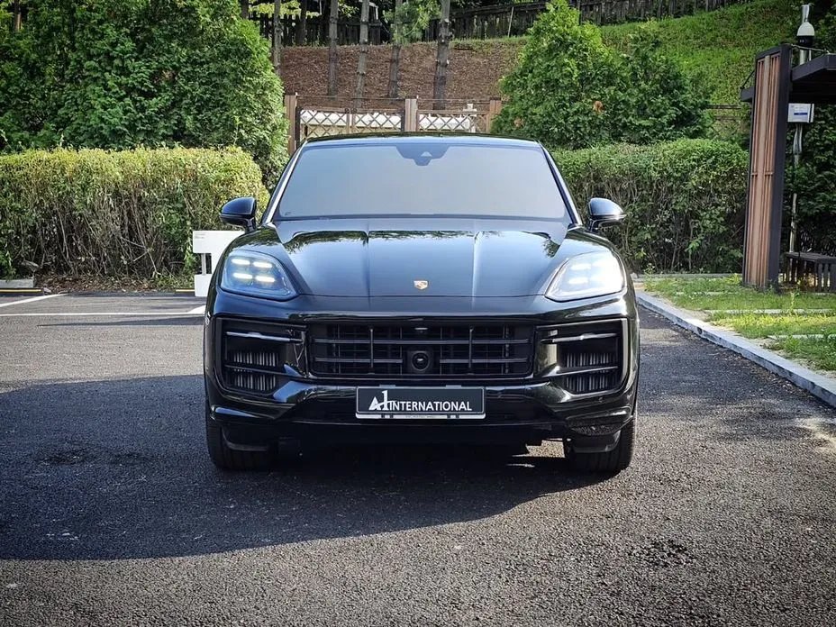 Porsche Cayenne 2025