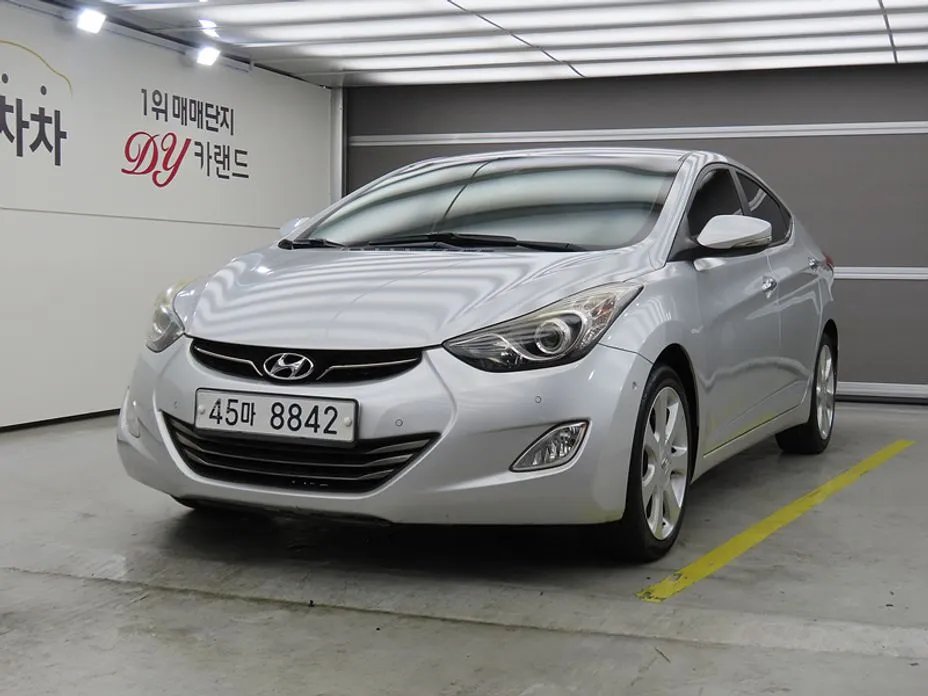 Hyundai AVANTE 2012