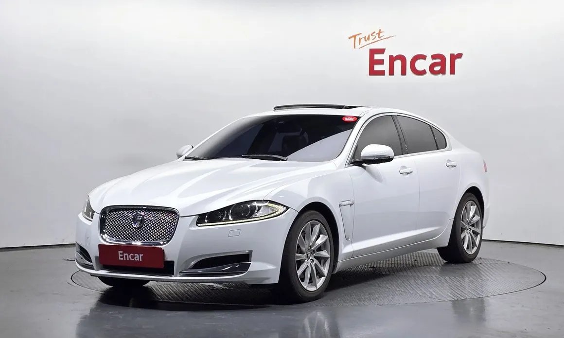 Jaguar XF 2012