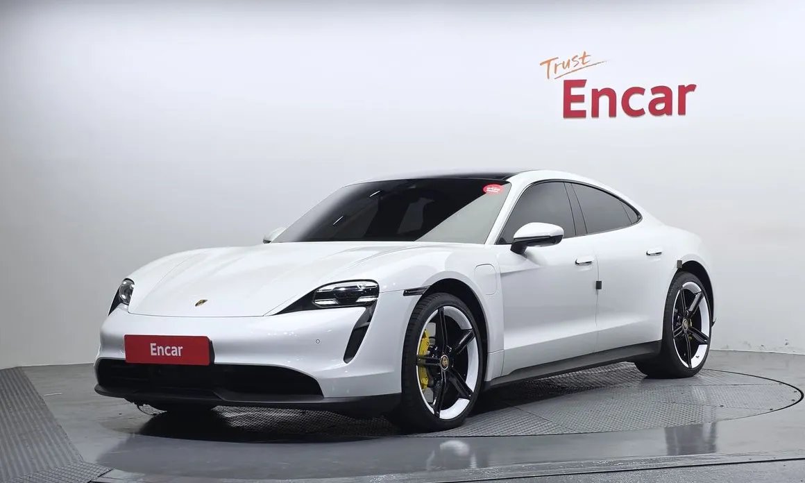 Porsche Taycan 2021