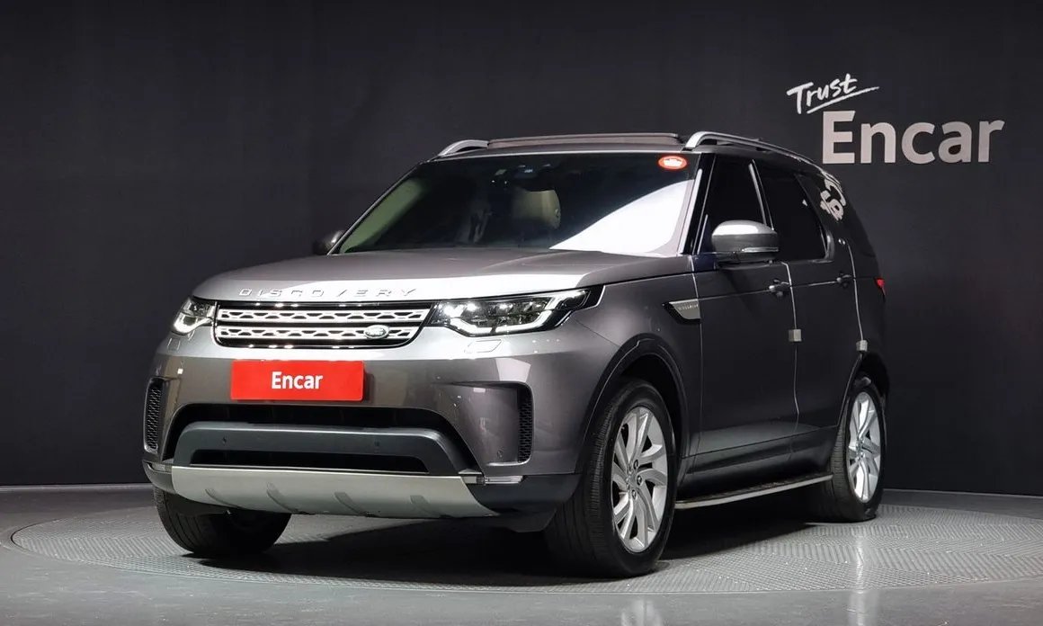 Land Rover Discovery 2017 — фото 1 из 20