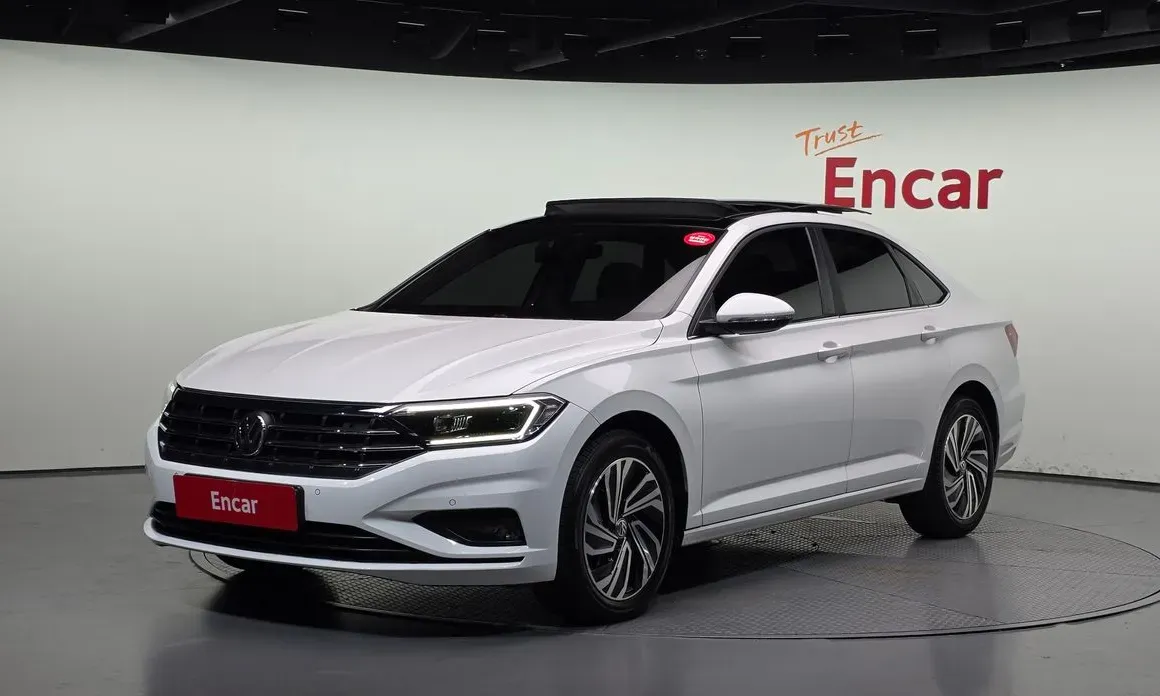 Volkswagen Jetta 2021 — фото 1 из 20