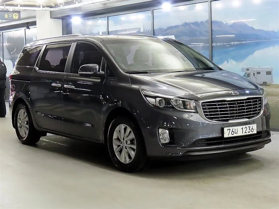 Kia Carnival 2015 — фото 1 из 19