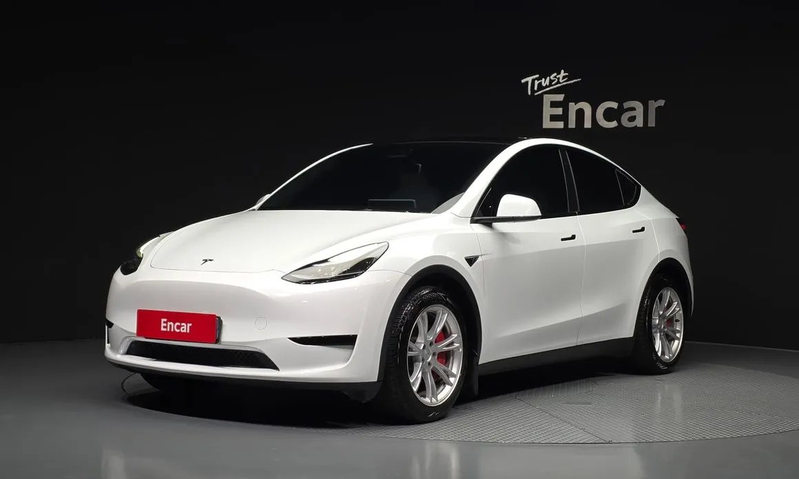 Tesla Model Y 2024
