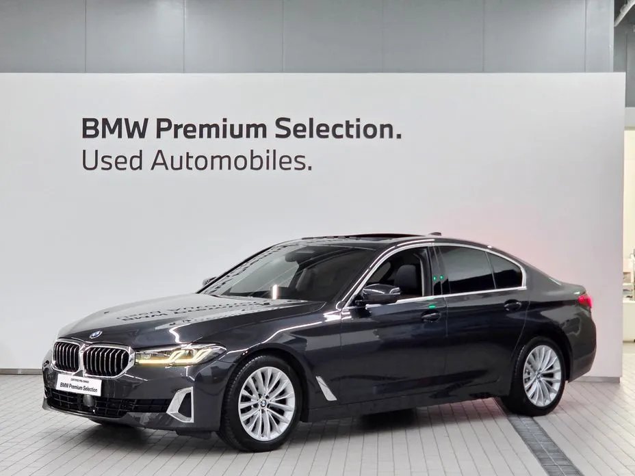 BMW 5-Series 2023