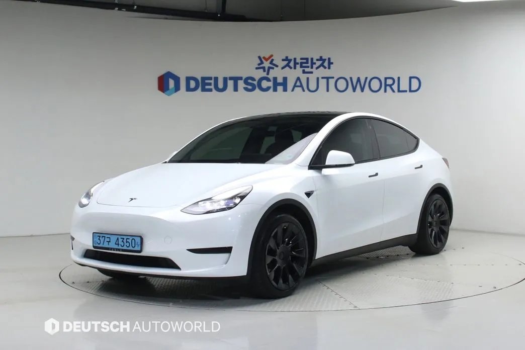 Tesla Model Y 2024