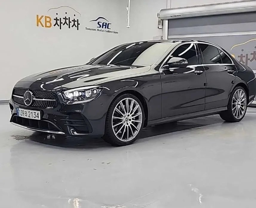 Mercedes-Benz E-Class 2022
