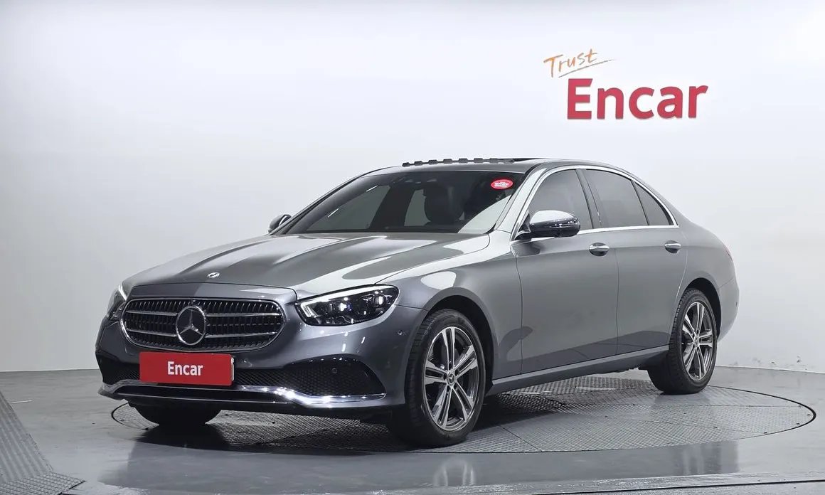 Mercedes-Benz E-Class 2022