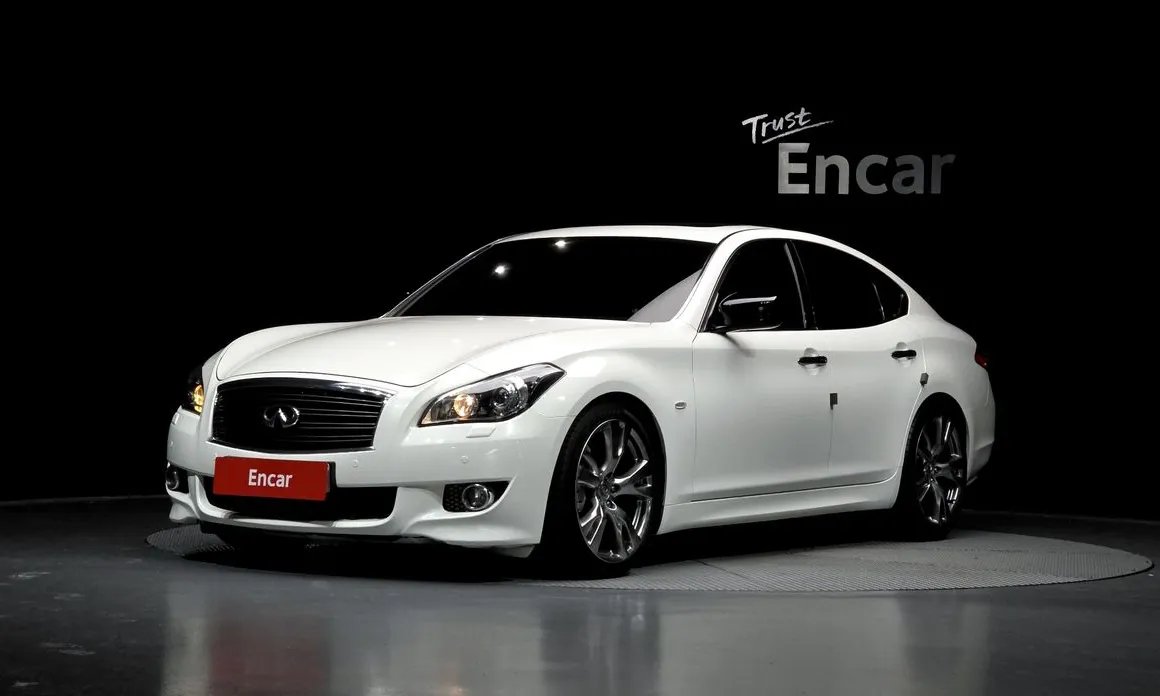Infiniti M 2011
