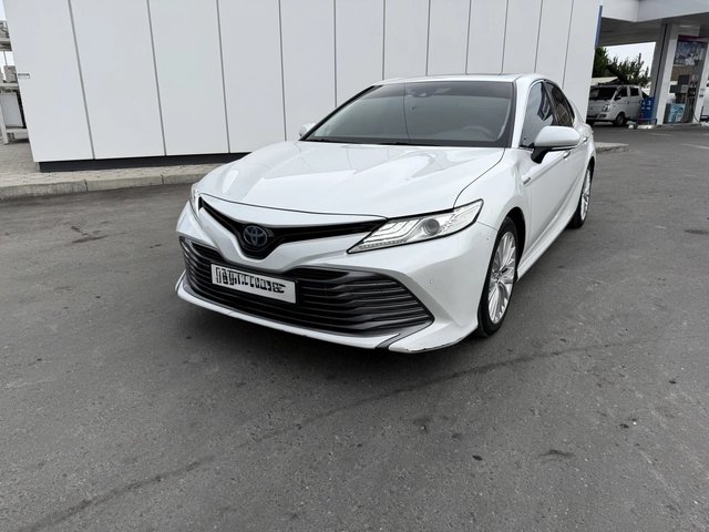 Toyota Camry VIII (XV70) 2018