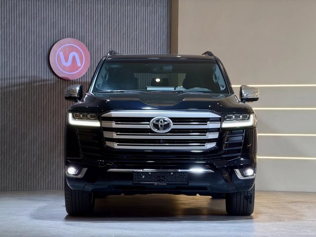 Toyota Land Cruiser 300 Series 2024