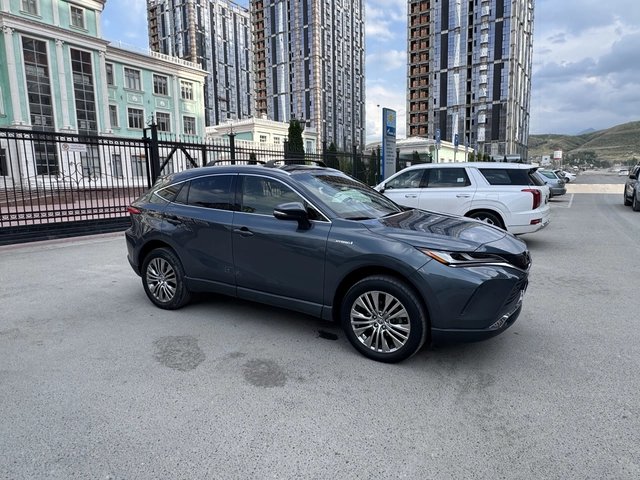 Toyota Venza II 2021