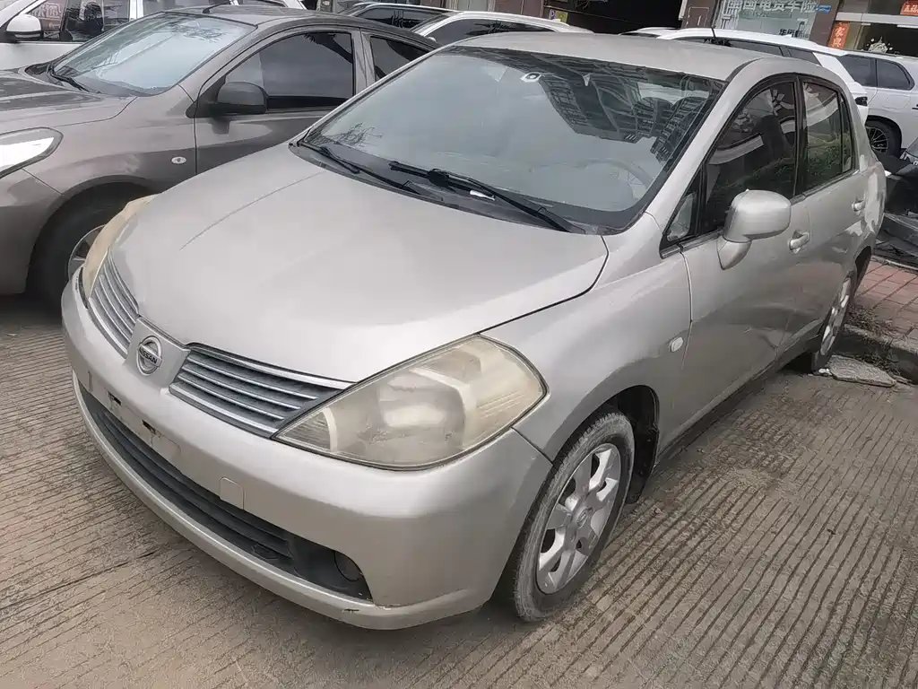 Nissan Tiida 2007