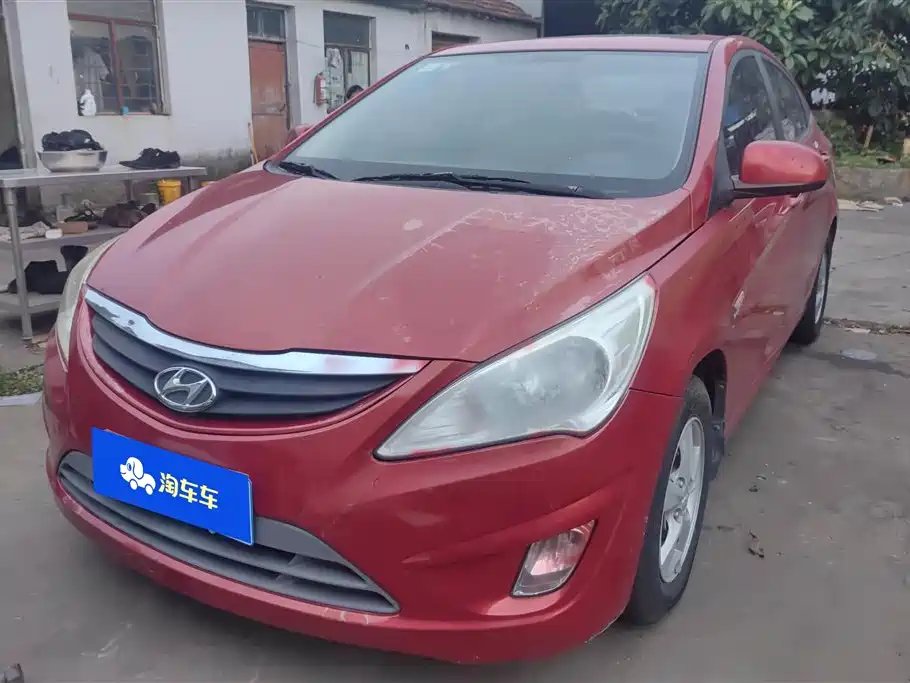 Hyundai Verna 2012