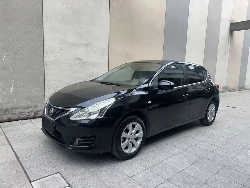 Nissan Tiida 2013