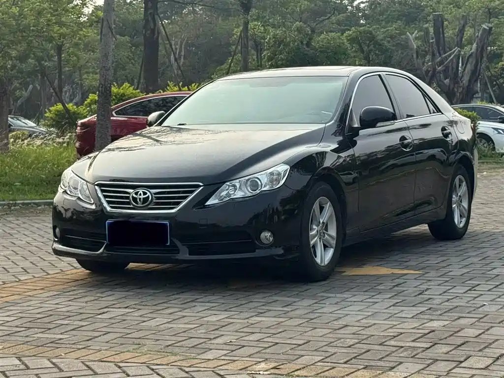 Toyota Reiz 2011