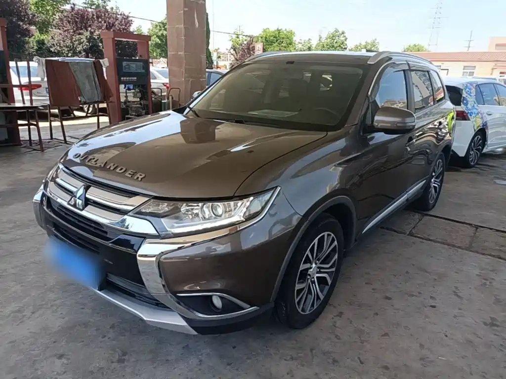 Mitsubishi Outlander 2017 — фото 1 из 5
