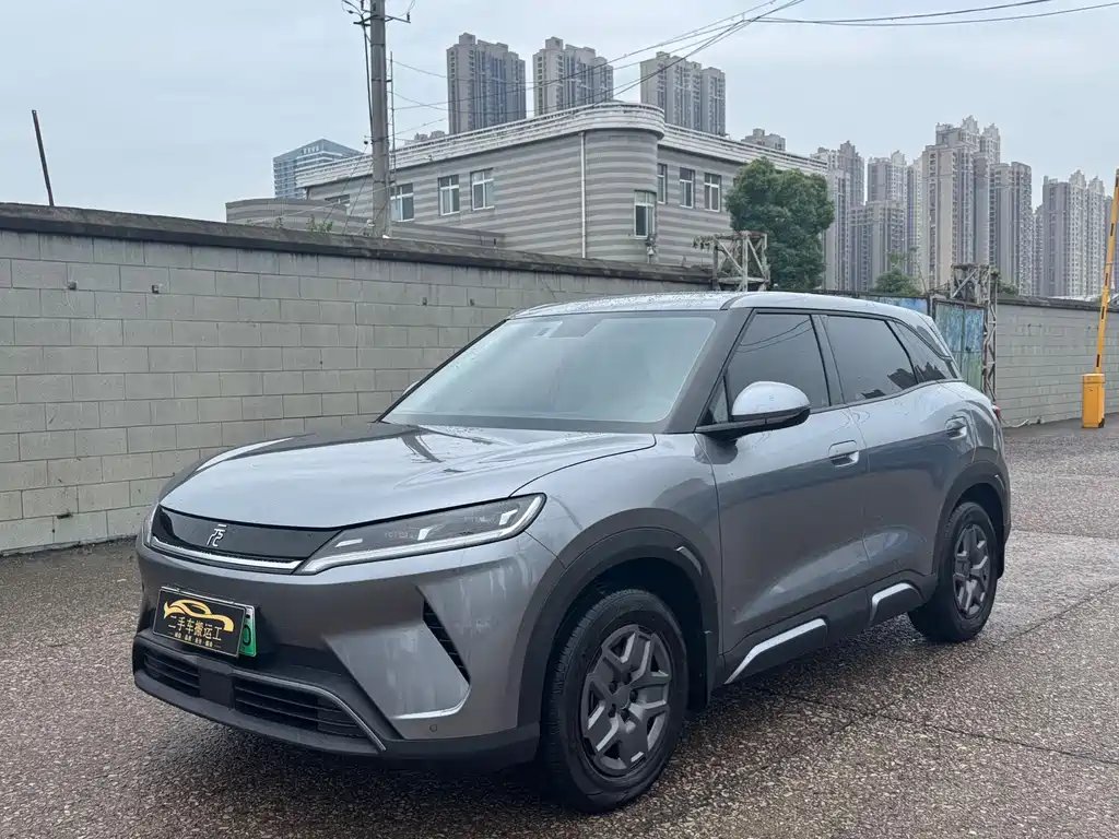 BYD Yuan UP 2025 — фото 1 из 5
