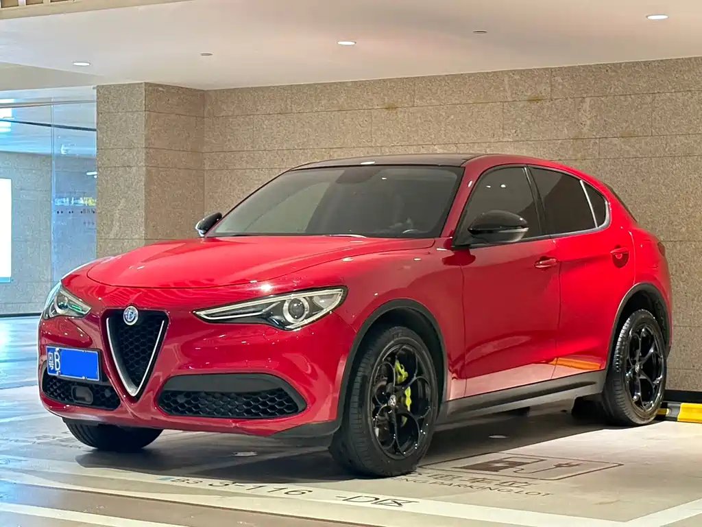 Alfa Romeo Stelvio 2017