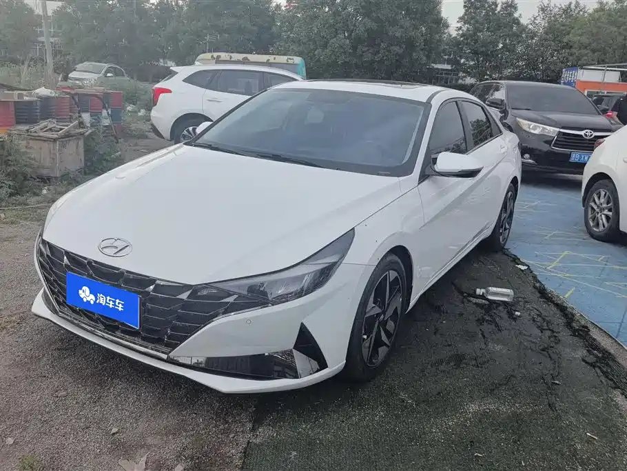 Hyundai Elantra 2023