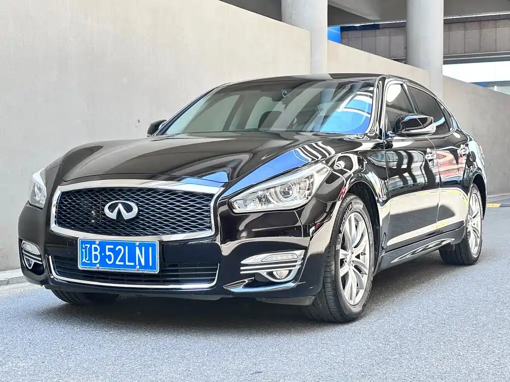 Infiniti Q70 2018