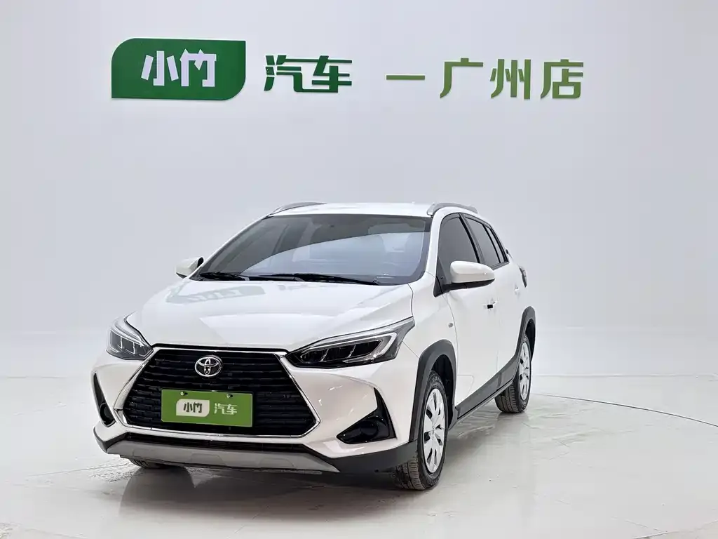 Toyota Yaris L 2023 — фото 1 из 28