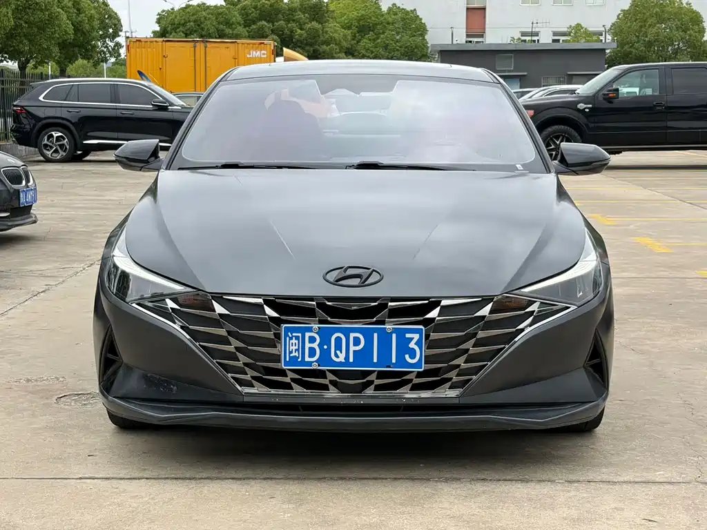 Hyundai Elantra 2022