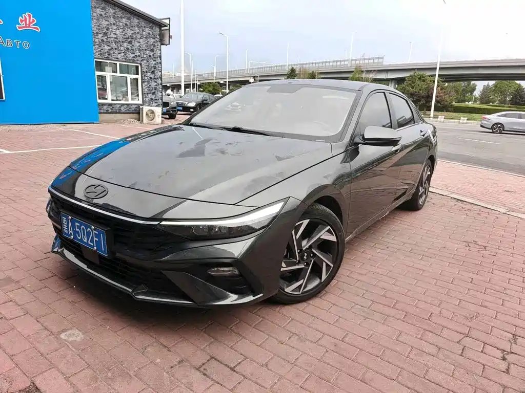 Hyundai Elantra 2023